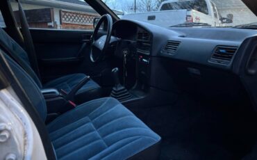 Subaru-legacy-1991-white-1