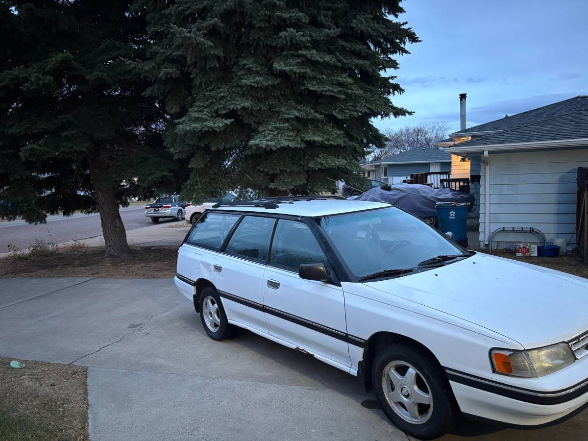 Subaru-legacy-1991-white-2