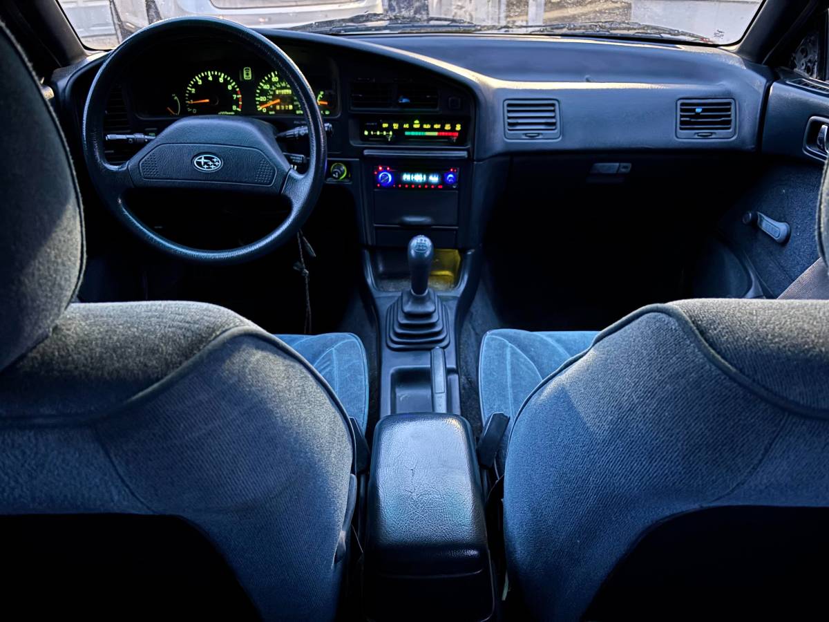Subaru-legacy-1991-white-3