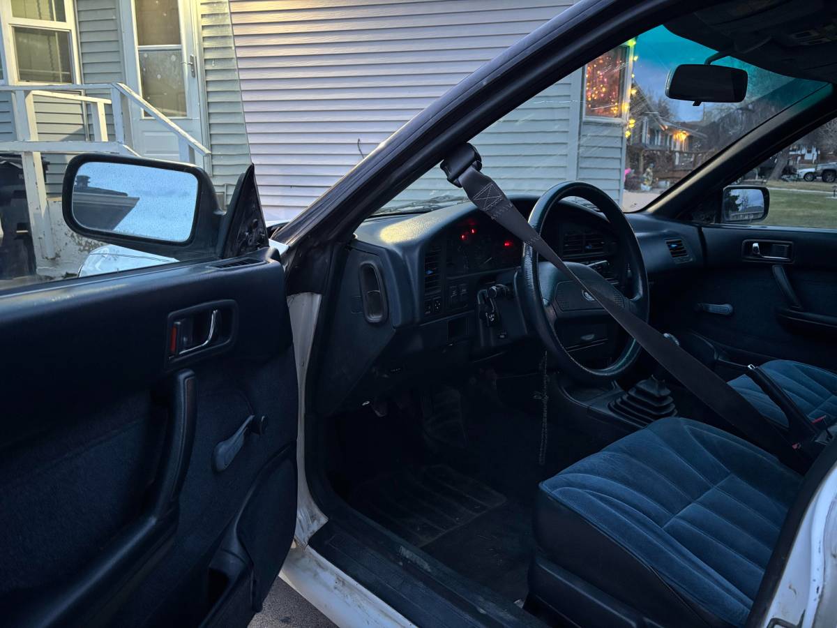 Subaru-legacy-1991-white-6