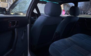 Subaru-legacy-1991-white-7