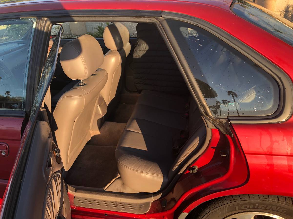 Subaru-legacy-1995-red-3