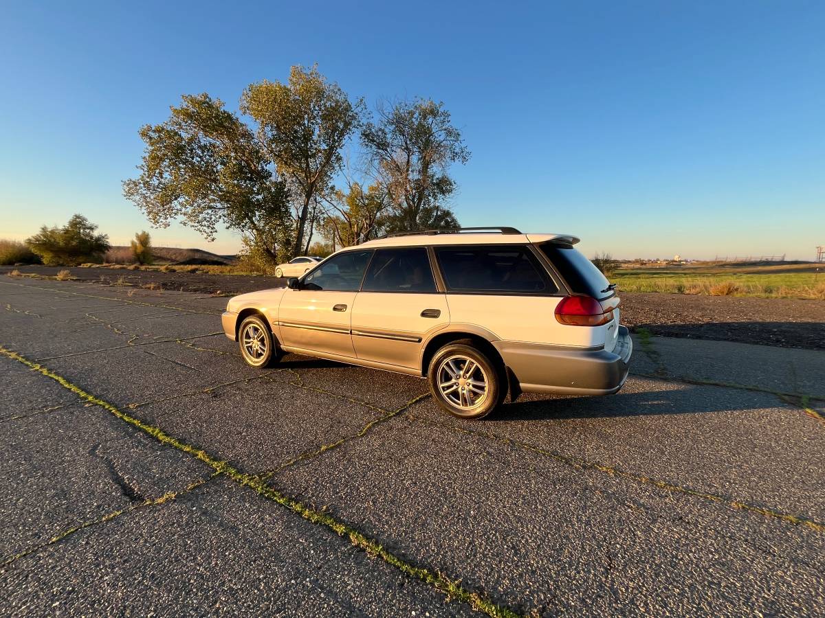 Subaru-outback-1996-3