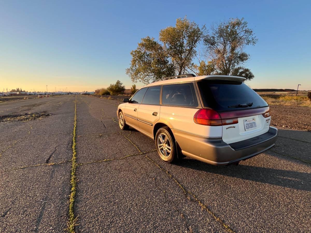 Subaru-outback-awd-1996-1