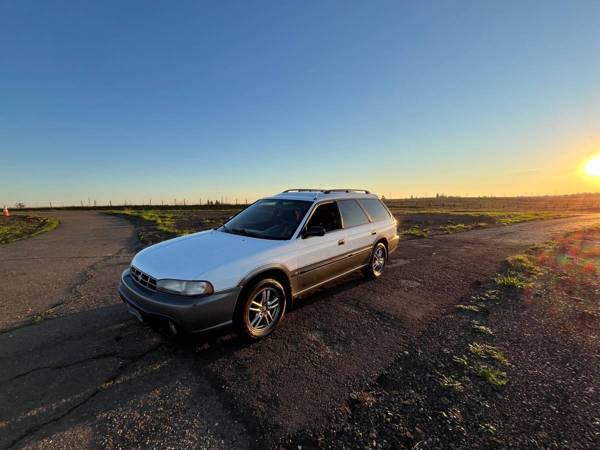 Subaru-outback-awd-1996-2