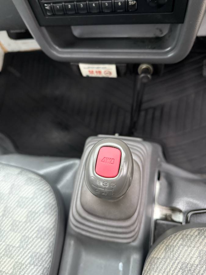 Subaru-sambar-1996-white-1