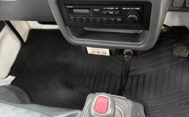 Subaru-sambar-1996-white-10