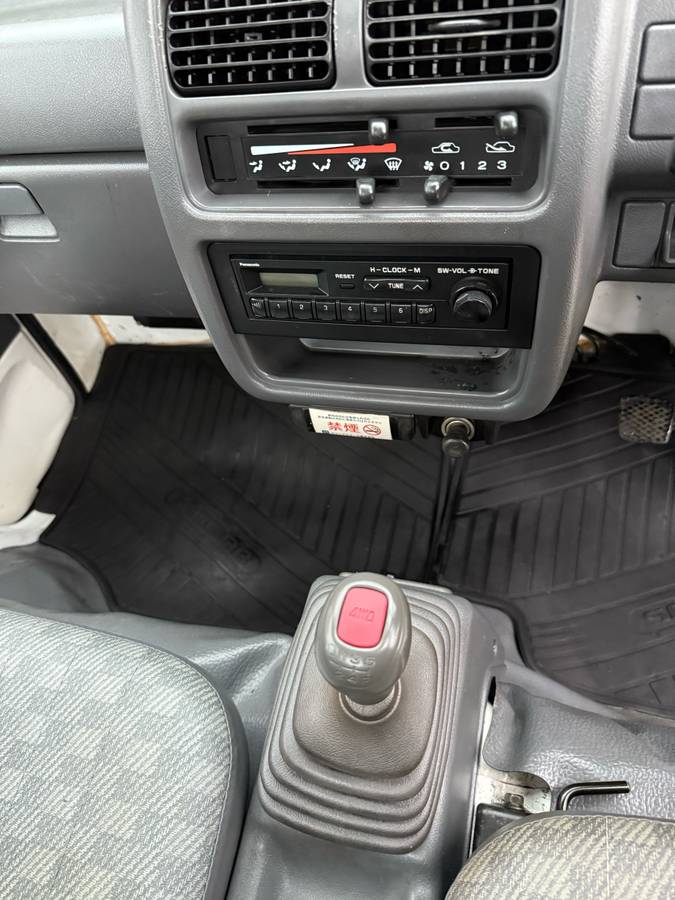 Subaru-sambar-1996-white-10