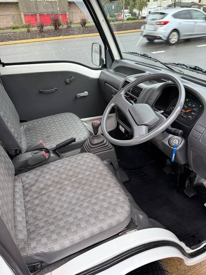 Subaru-sambar-1996-white-9