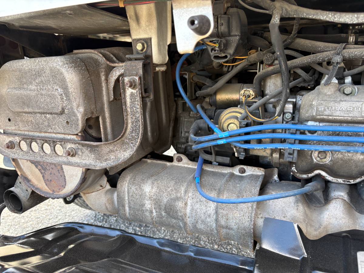 Subaru-sambar-1998-white-21