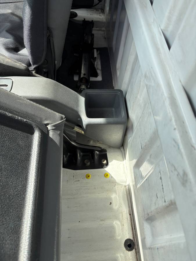 Subaru-sambar-1998-white-9