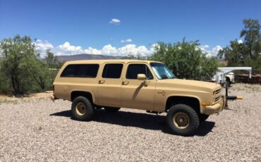 Suburban-4x4-1985-1