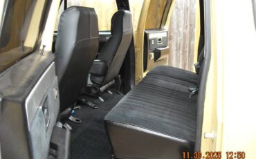 Suburban-4x4-1985-12