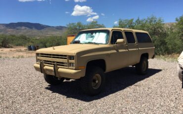 Suburban-4x4-1985-17