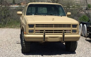 Suburban-4x4-1985-2