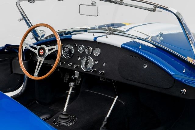 Superformance-1965-Convertible-1