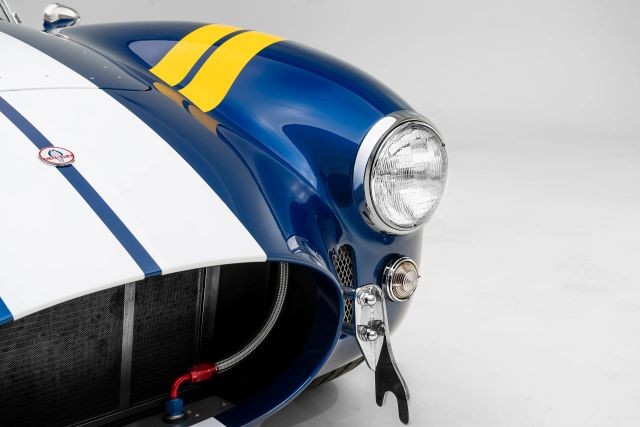 Superformance-1965-Convertible-19