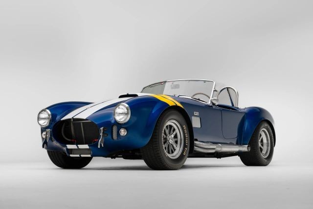 Superformance-1965-Convertible-25