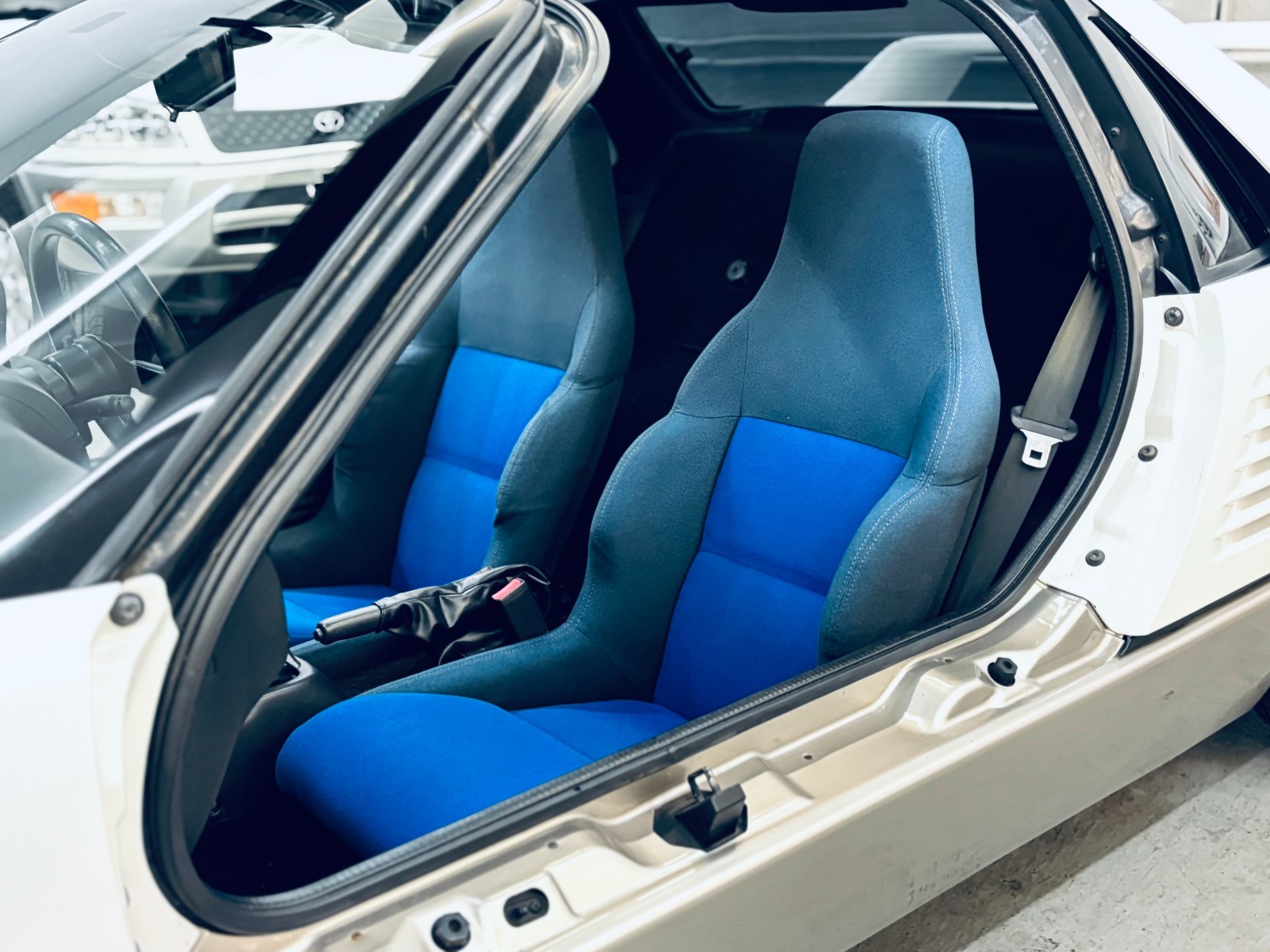 Suzuki-Cara-1994-Coupe-25