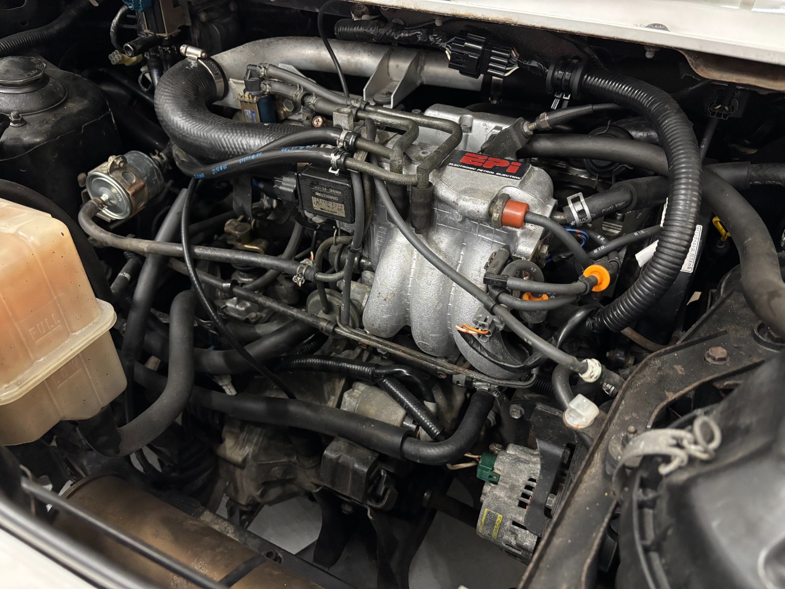 Suzuki-Cara-1994-Coupe-30