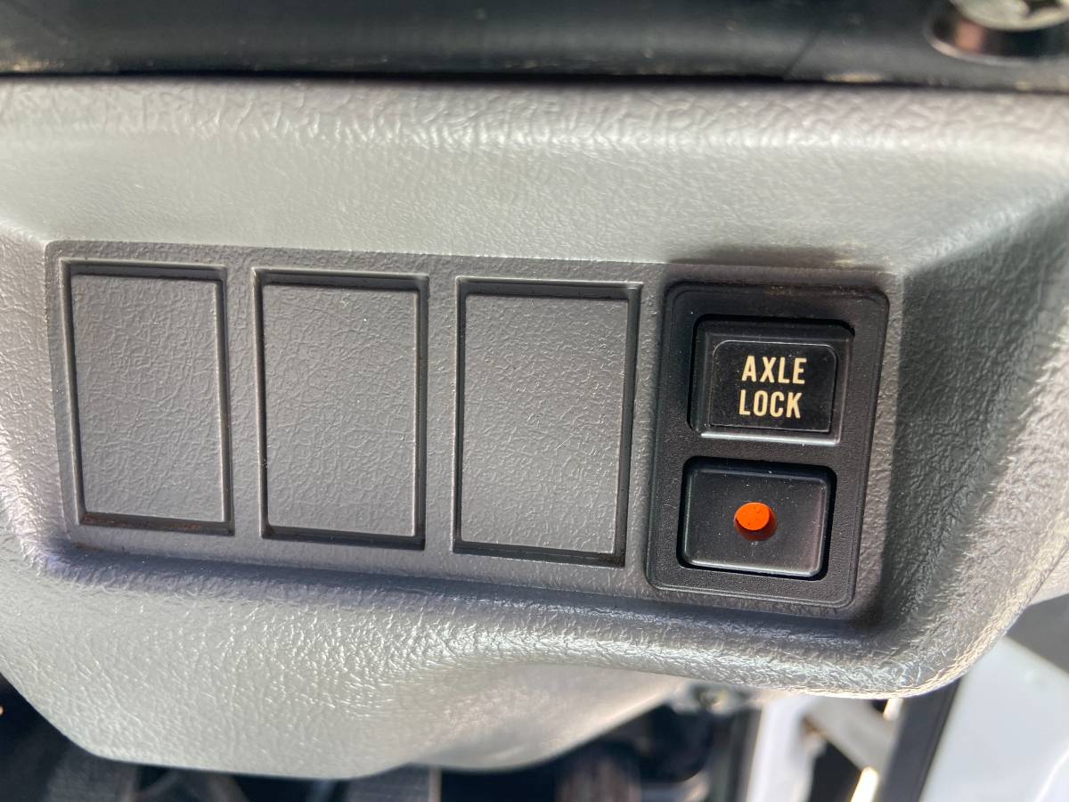 Suzuki-carry-1998-white-23