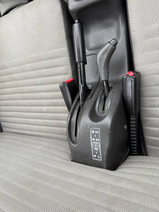 Suzuki-carry-4wd-1994-white-12