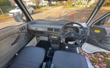 Suzuki-carry-truck-1992-white-11