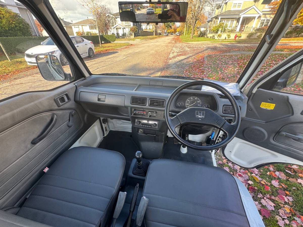 Suzuki-carry-truck-1992-white-11