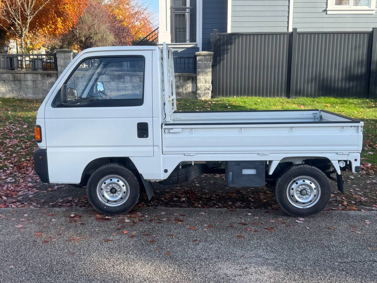 Suzuki-carry-truck-1992-white-2