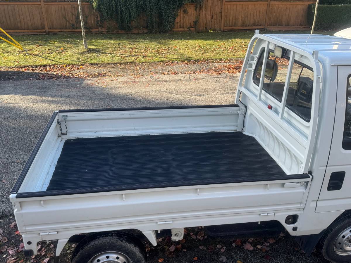 Suzuki-carry-truck-1992-white-8