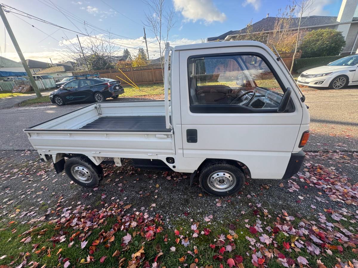 Suzuki-carry-truck-1992-white-9