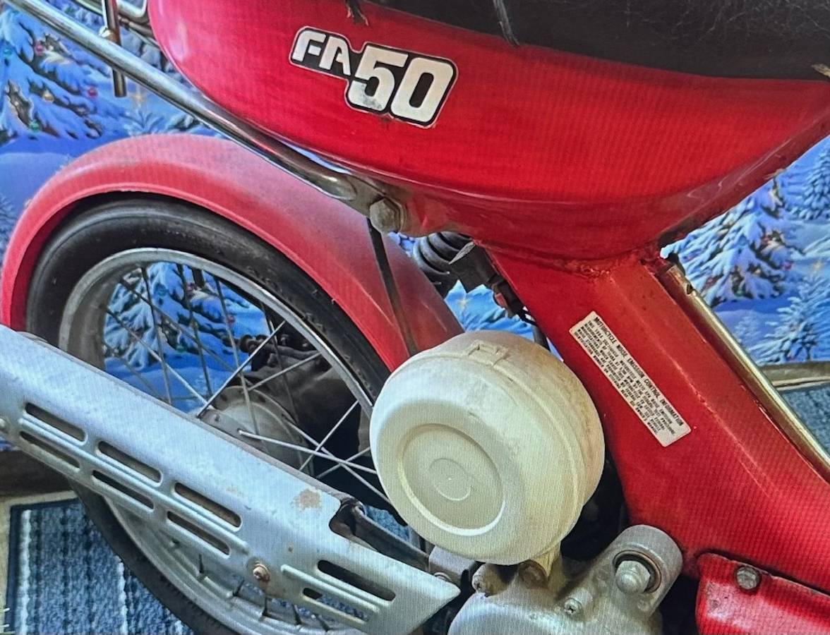 Suzuki-fa50-1983-red-3