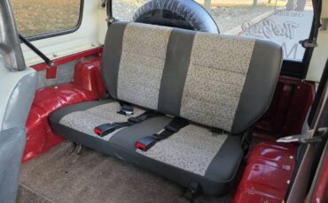 Suzuki-samurai-1986-red-14