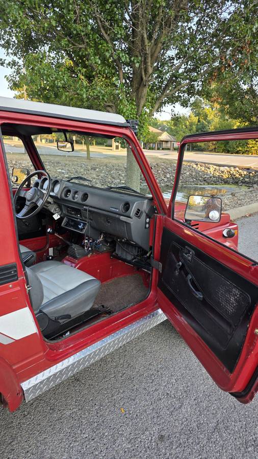 Suzuki-samurai-1986-red-15