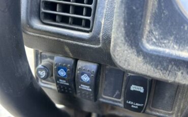 Suzuki-samurai-1988-16