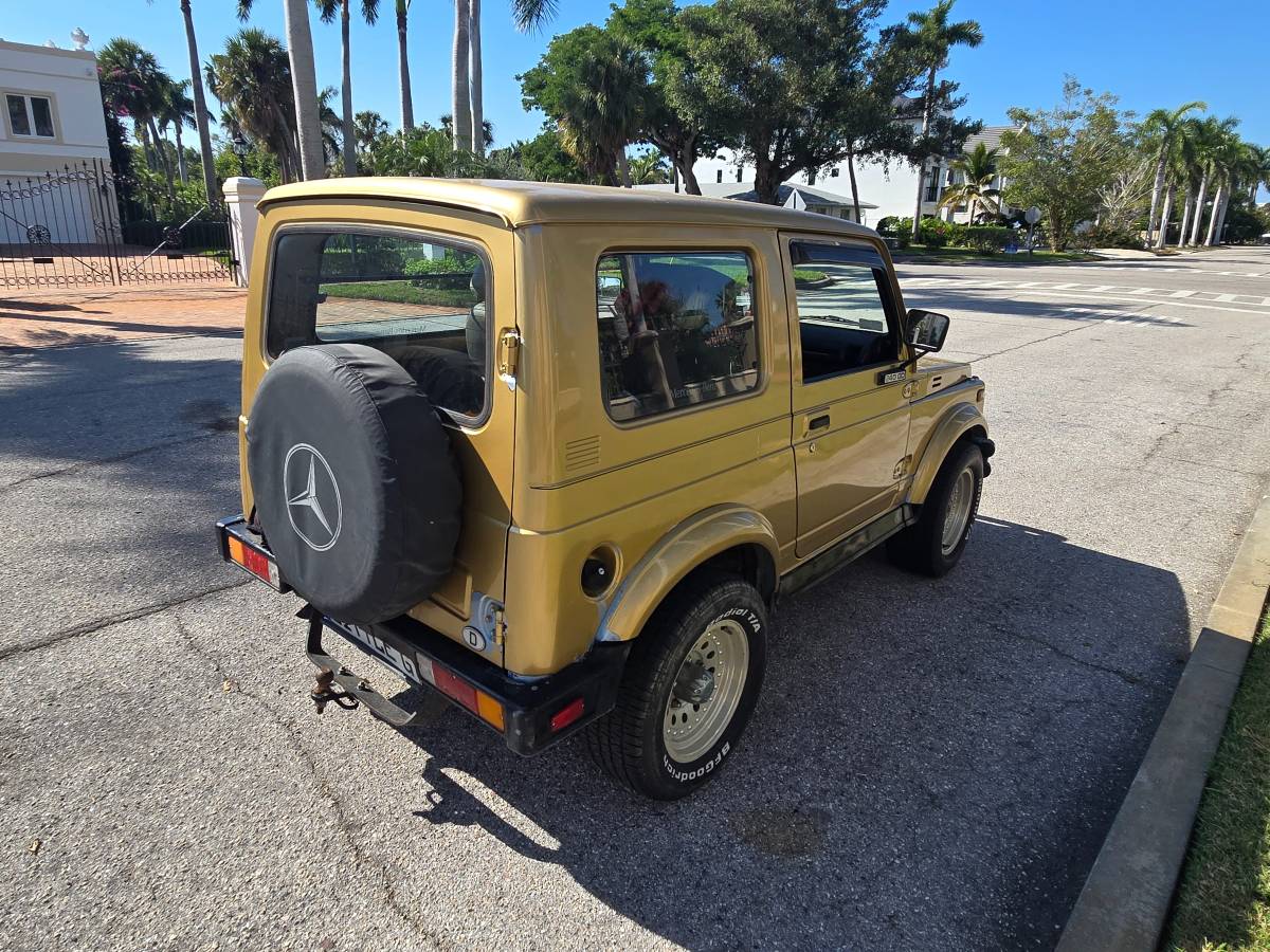 Suzuki-samurai-1988-custom-1