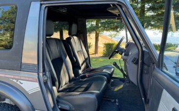 Suzuki-samurai-1988-grey-12