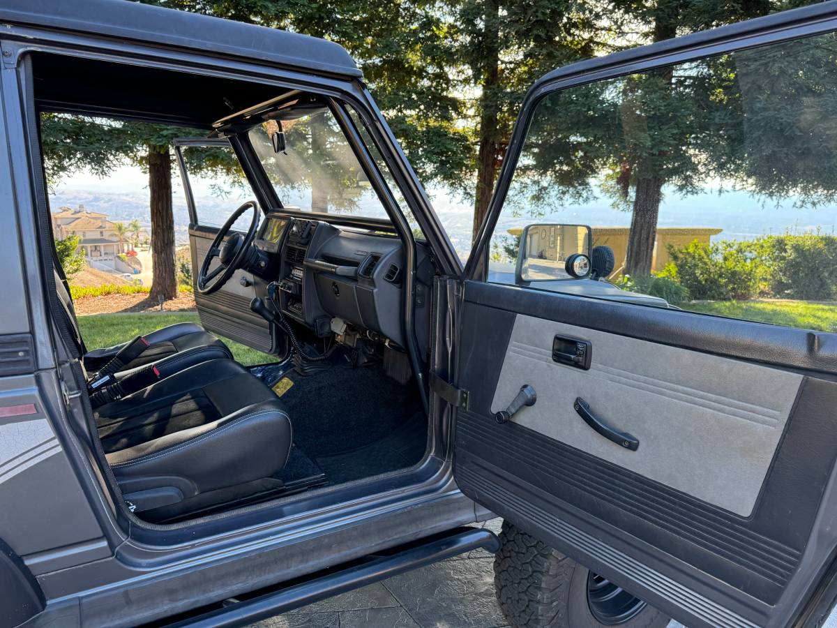 Suzuki-samurai-1988-grey-13