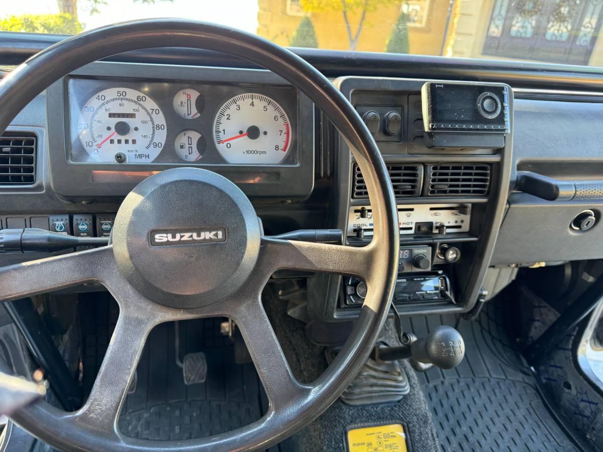 Suzuki-samurai-1988-grey-14