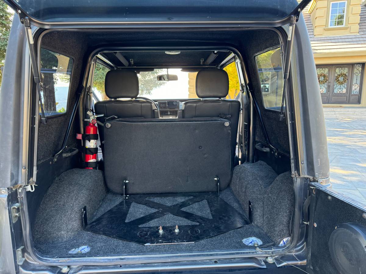 Suzuki-samurai-1988-grey-15