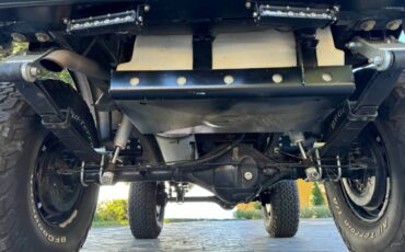 Suzuki-samurai-1988-grey-21