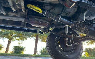 Suzuki-samurai-1988-grey-22