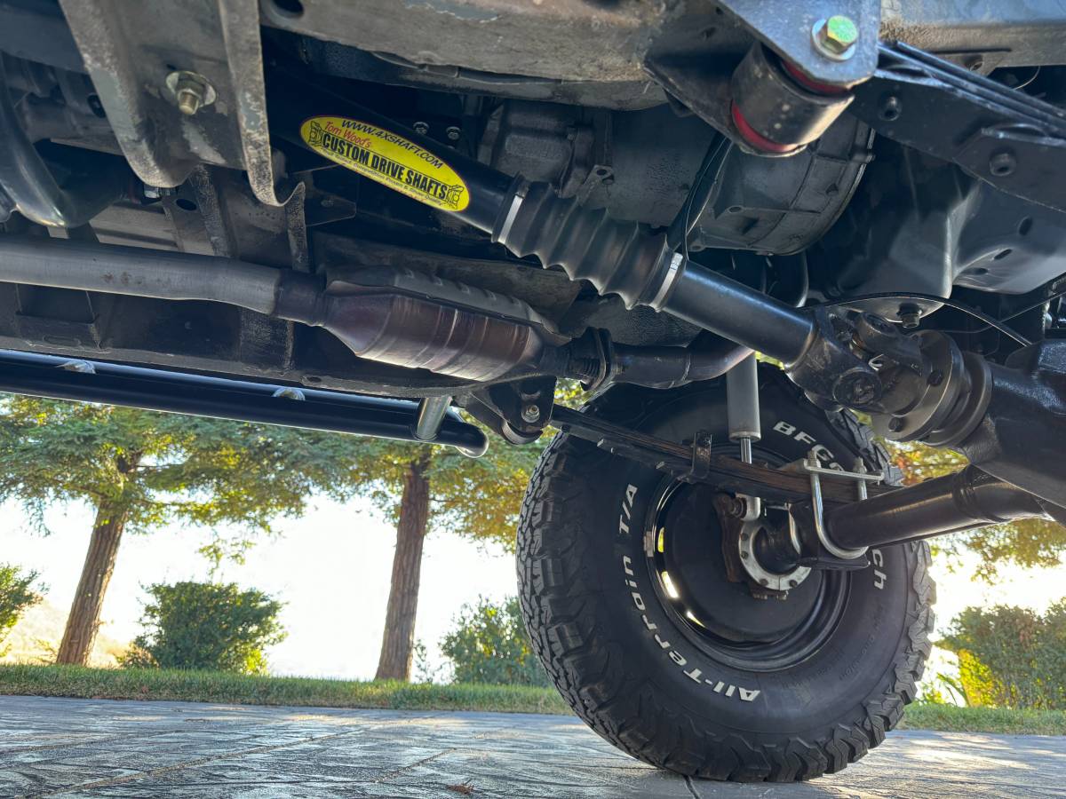 Suzuki-samurai-1988-grey-22