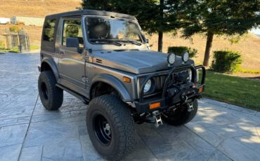 Suzuki-samurai-1988-grey