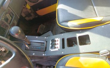 Suzuki-samurai-1988-yellow-13