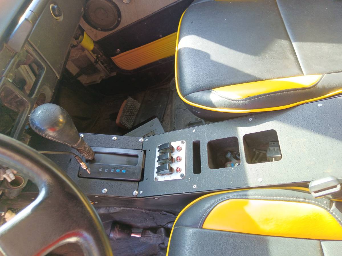 Suzuki-samurai-1988-yellow-13