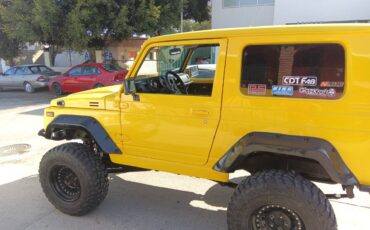 Suzuki-samurai-1988-yellow-14