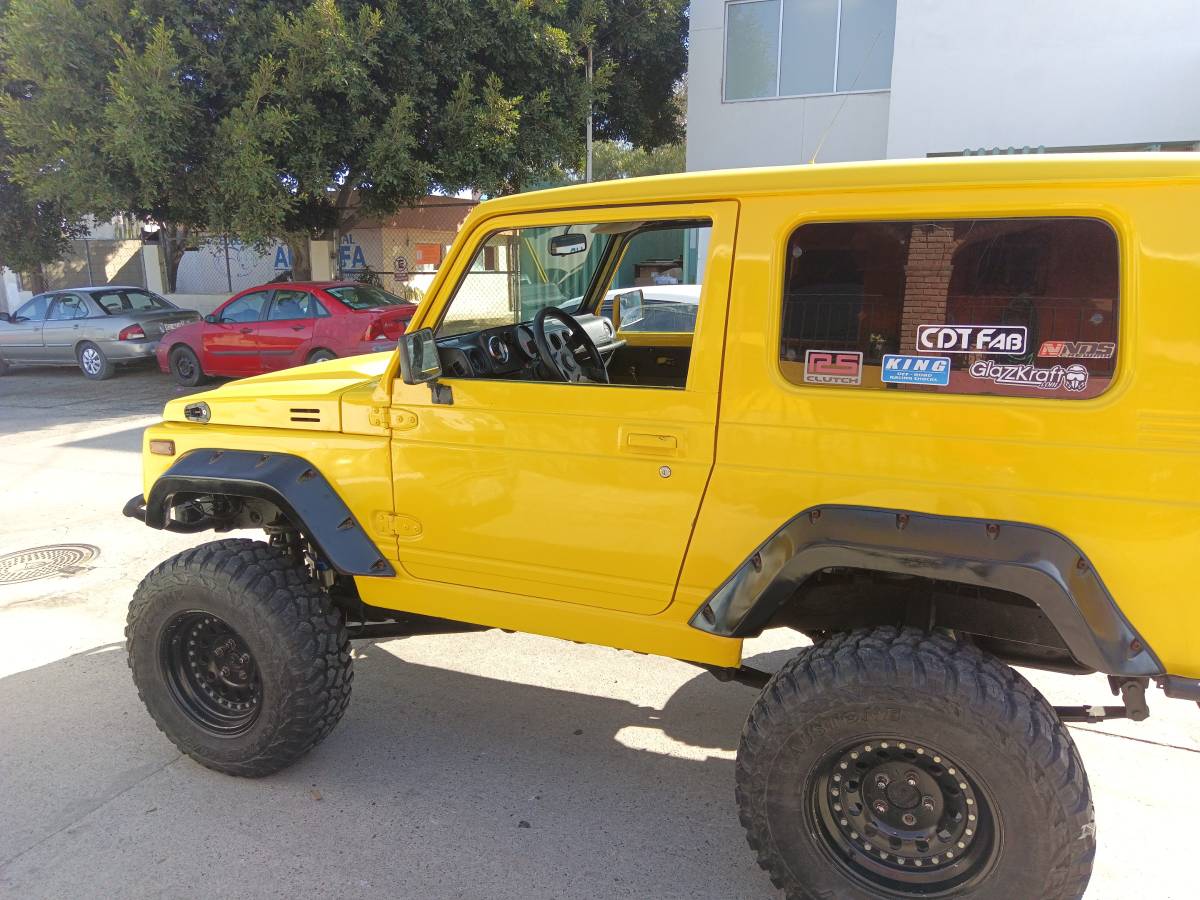 Suzuki-samurai-1988-yellow-14
