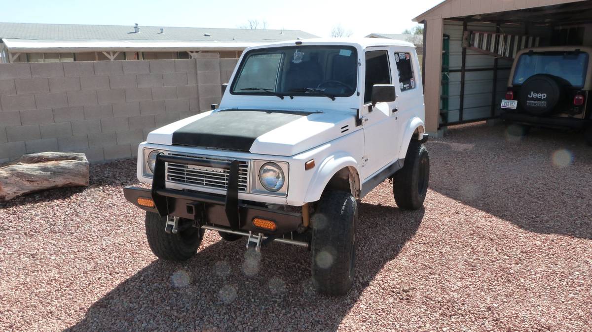 Suzuki-samurai-tin-top-1986-white-1