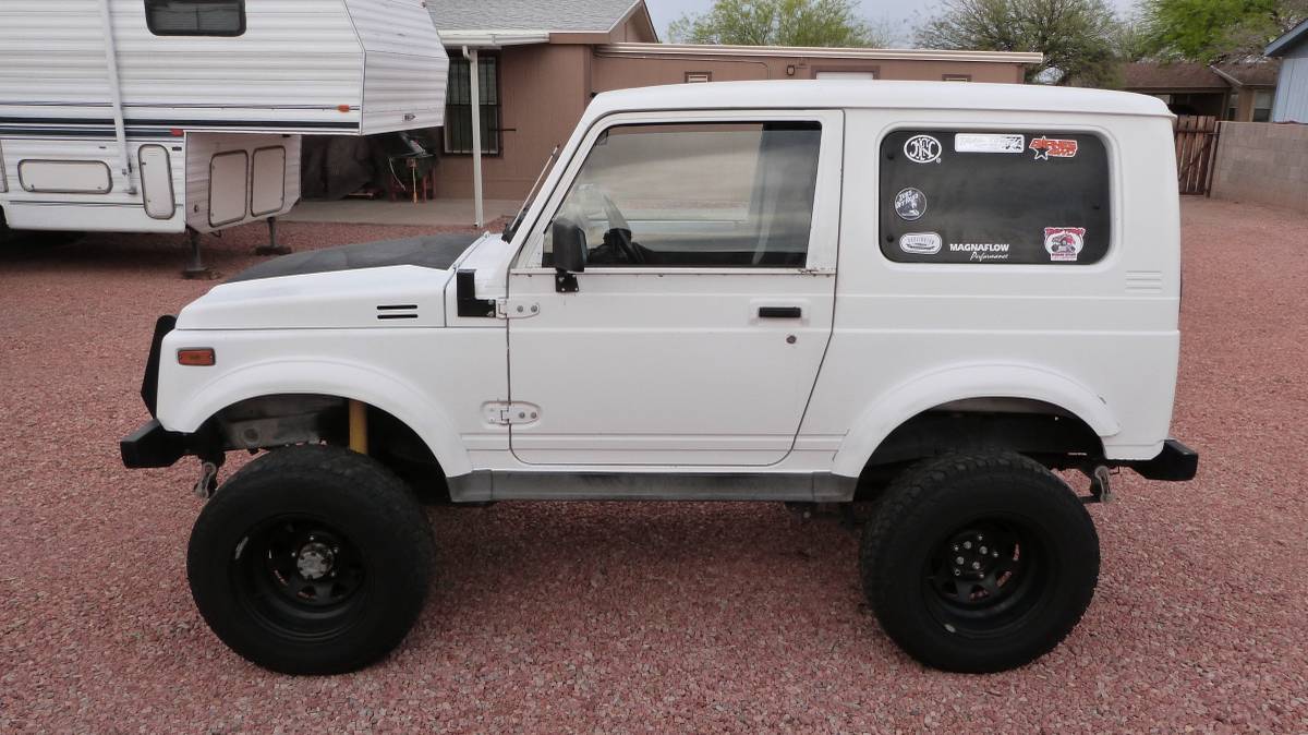 Suzuki-samurai-tin-top-1986-white-11